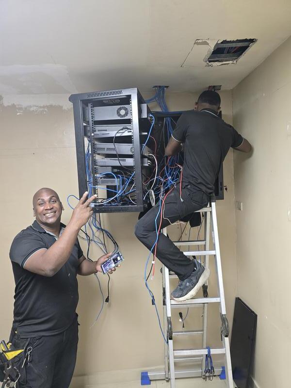 Instalación de cámaras IP empresariales en Panamá