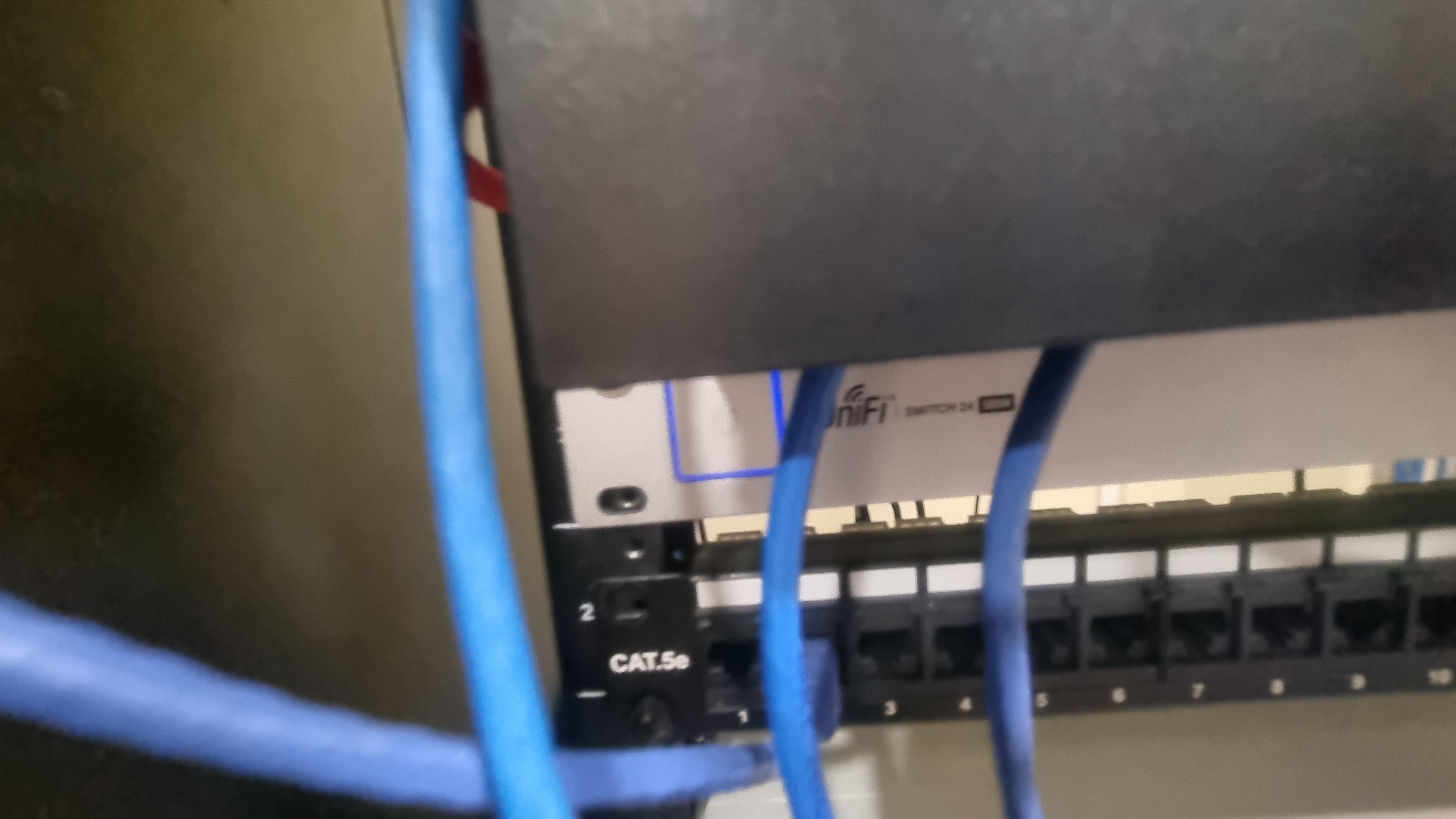 Configuración MikroTik RouterOS para PyME panameña